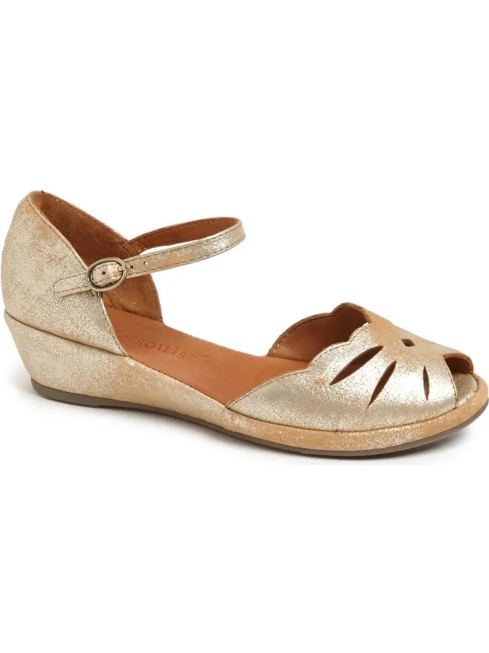 Gentle Souls by Kenneth Cole Lily Moon gold sandal, size 5